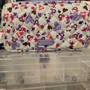 LIMITED EDITION-Disney Snacks Crossbody